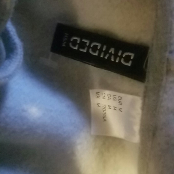 Cropped Hoodie w Embroidered Roses - Picture 4 of 4